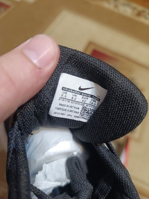 Кроссовки Nike чёрные и серые