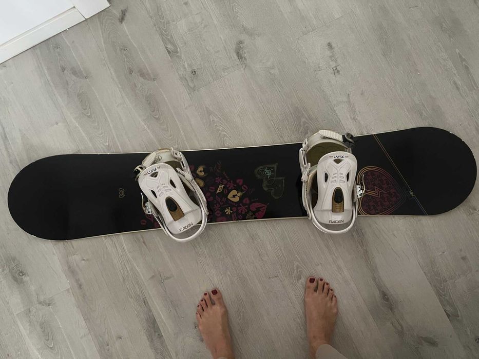 Snowboard Nitro Venus 138 cm + legaturi Raiden Lynx