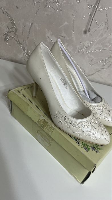 Срочно продам Туфли