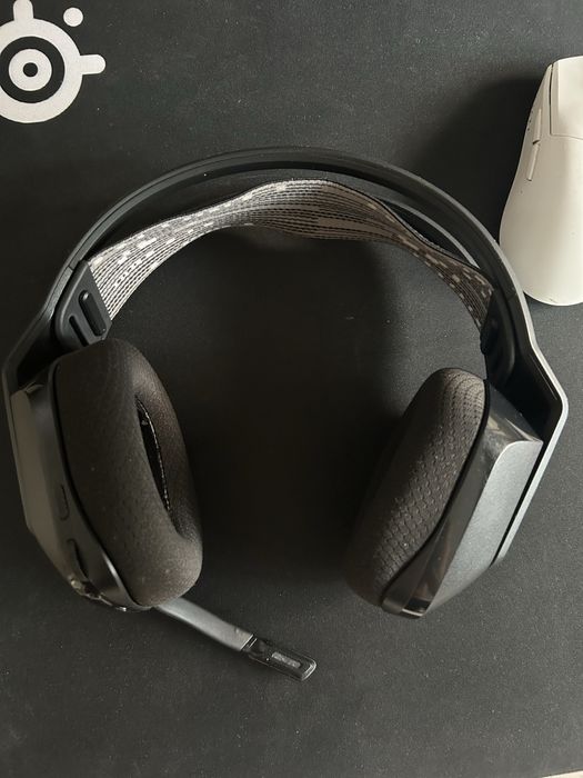 игровые наушники logitech g733