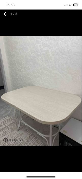 Продам стол кухонный