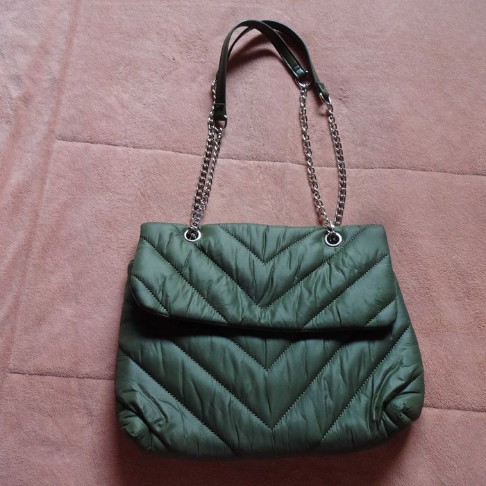 Дамска чанта в маслиненозелено