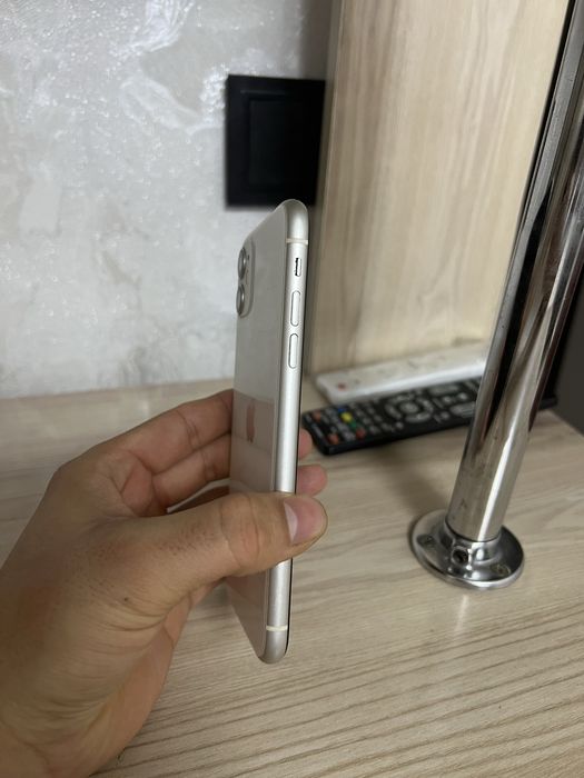 Продам iPhone 11 срочно 128 Гб