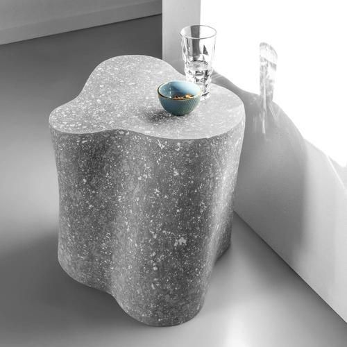 Декоративные искусственные камнями   столы