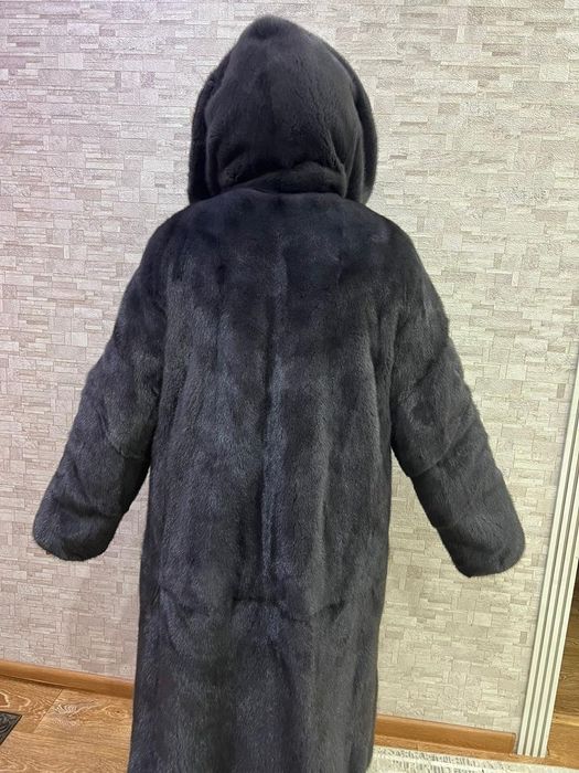 Продам норкувую шубу