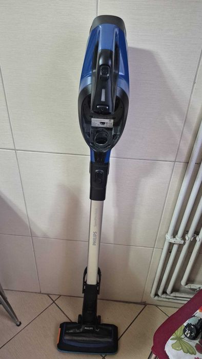 Aspirator vertical fără fir Philips