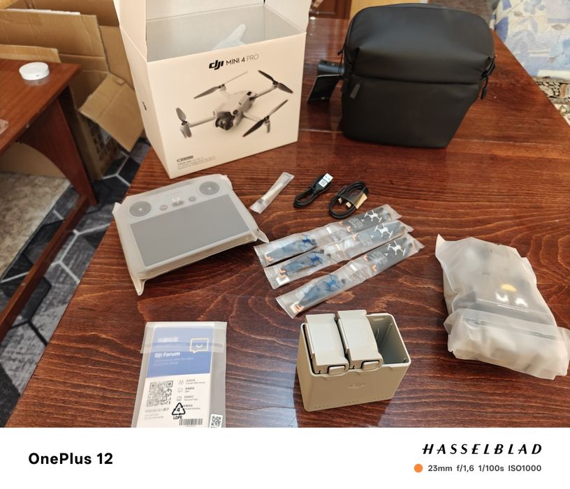 Дрон. DJI Mini 4 Pro . Fly More Combo Plus