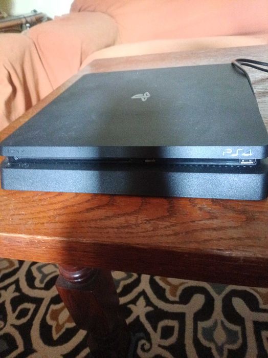 PlayStation 4 slim 512 gb ps4