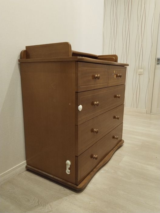 Комод деревянный