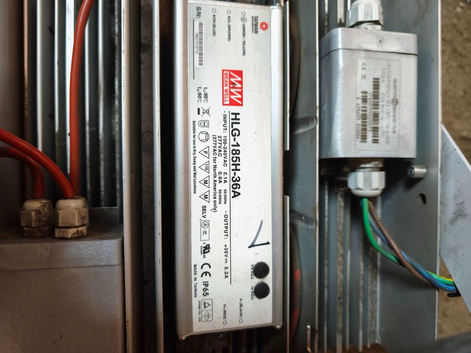 Proiector/lampa led electromagnetica