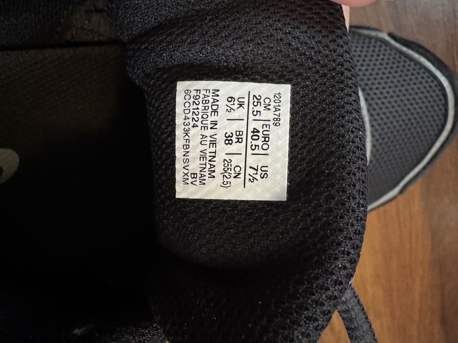 Маратонки ASICS-Нови!