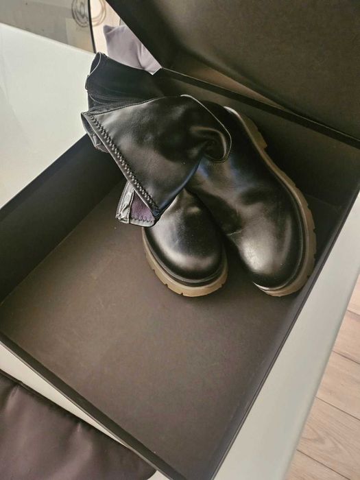 Продавам дамски боти марка Pinko