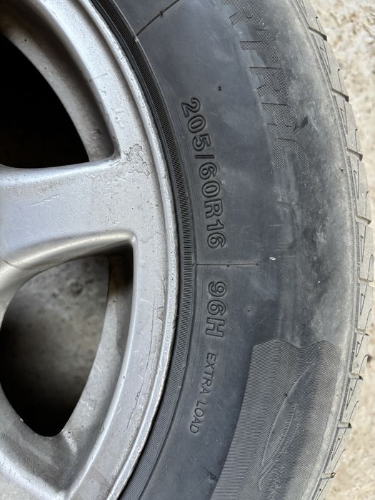 Диски на машину.