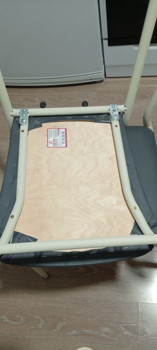 Продам 2 стула б/у