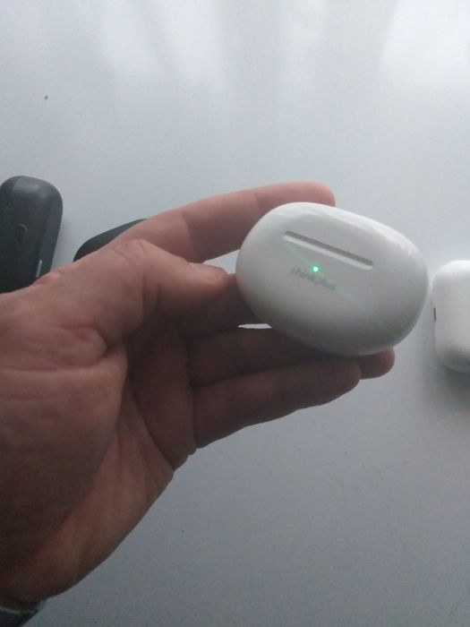 Casti in ear baterii bune