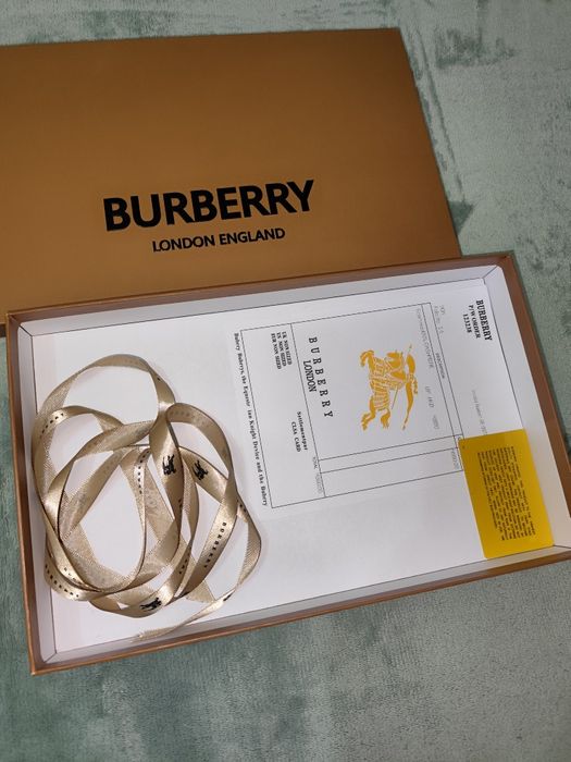 esarfa burberry neagra