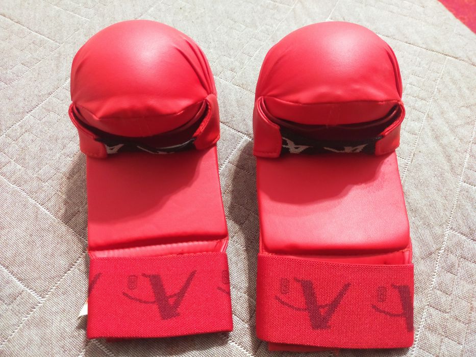 Перчатки для карате