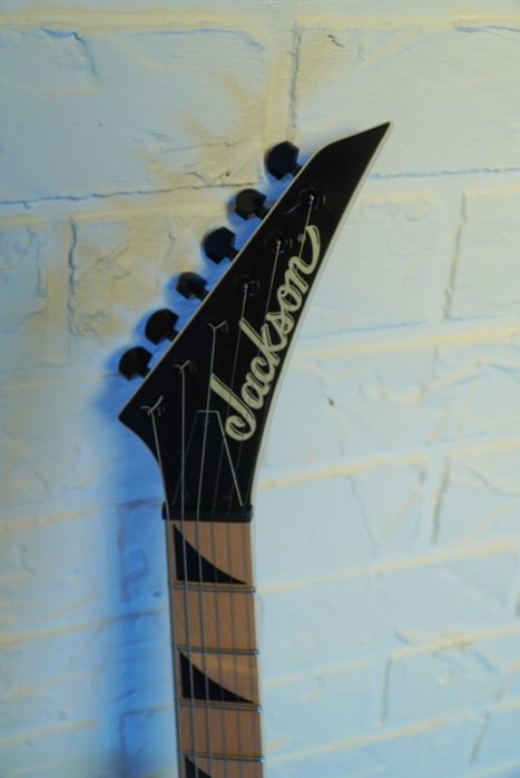 Jackson электрогитара JS Series Dinky Arch Top JS24