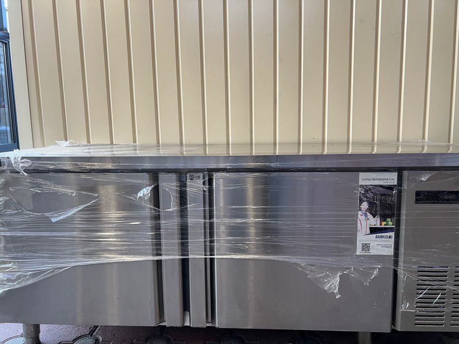 Холодильный шкаф