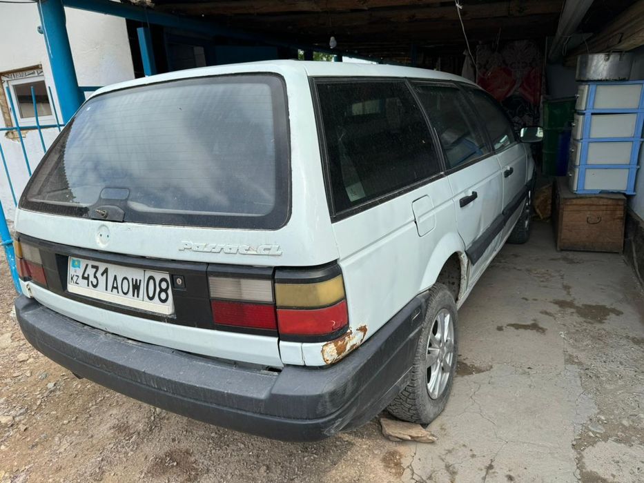 Машина пассат б3