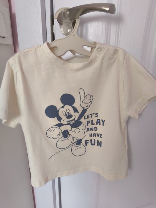 Бебешки анцунг Мики маус в перфектно състояние 6-8 месеца