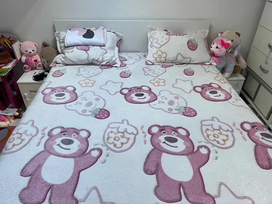 Vand pat cu saltea si noptiere