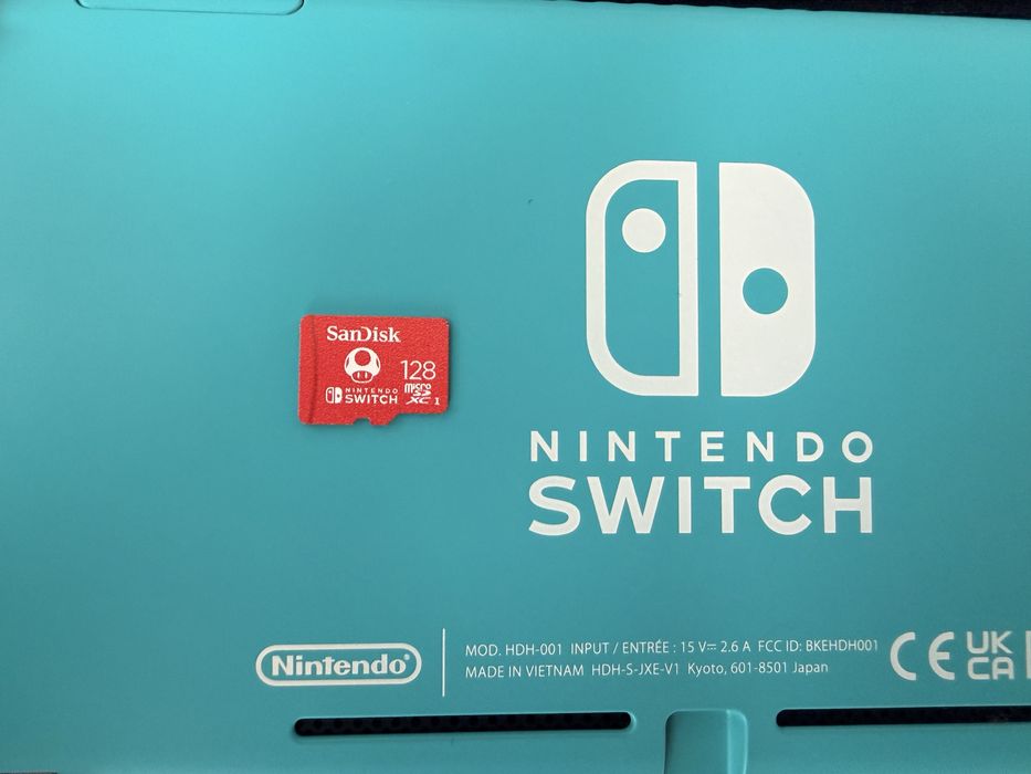 Set Nintendo Switch Lite Turquoise + Extra’uri incluse!