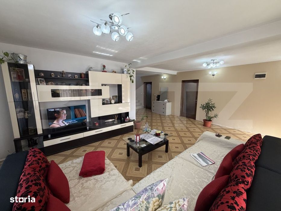 Casa de vanzare in suprafat de 180 mp cu 800 mp teren, loc. Surduc
