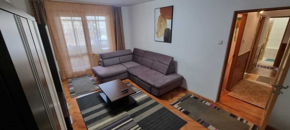 Inchiriez apartament cu 2 camere mobilat/utilat