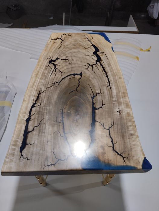 Антикварный кофейный стол