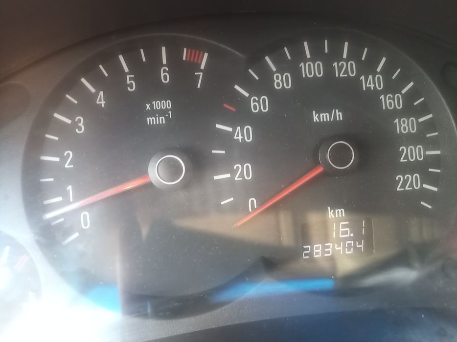 OPEL CORSA Anul 2001