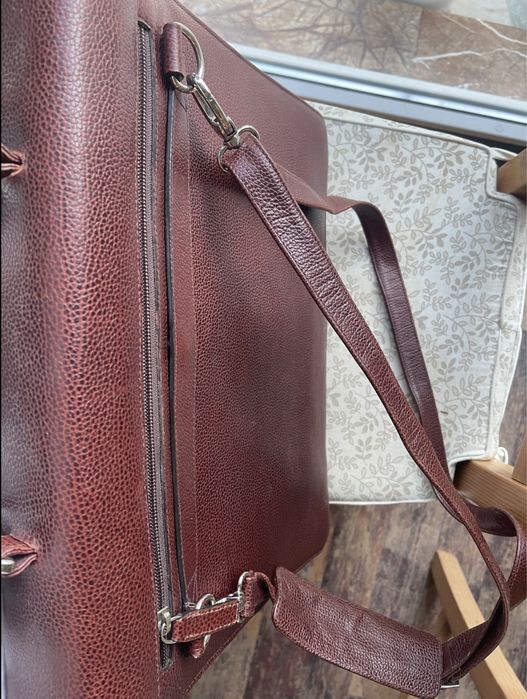 Кафява мъжка чанта/ куфарче