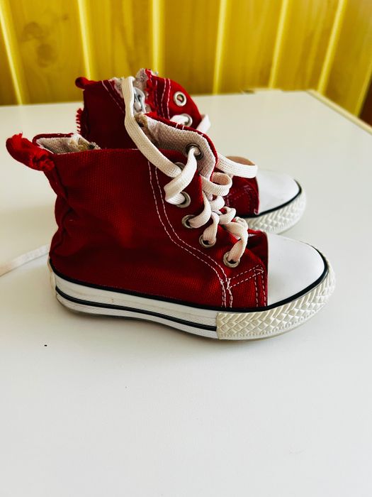 Papuci pentru copii mărimea 23