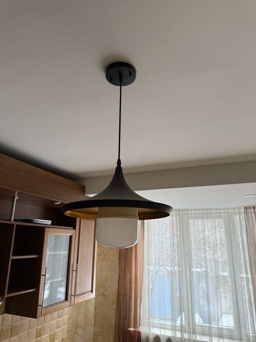 Однорожковая люстра-плафон