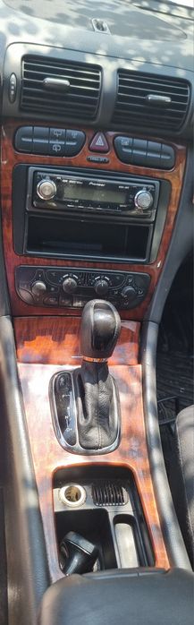 Продавам Mercedes-Benz C200CDI Дизел запазен