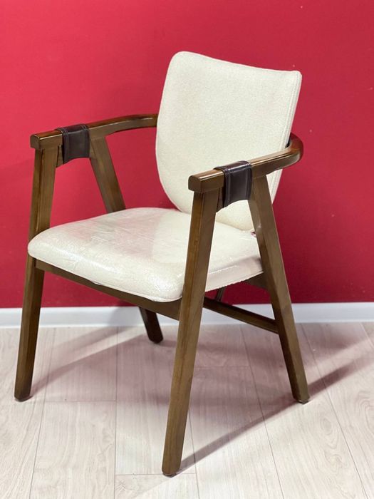 Restoranlar uchun stul