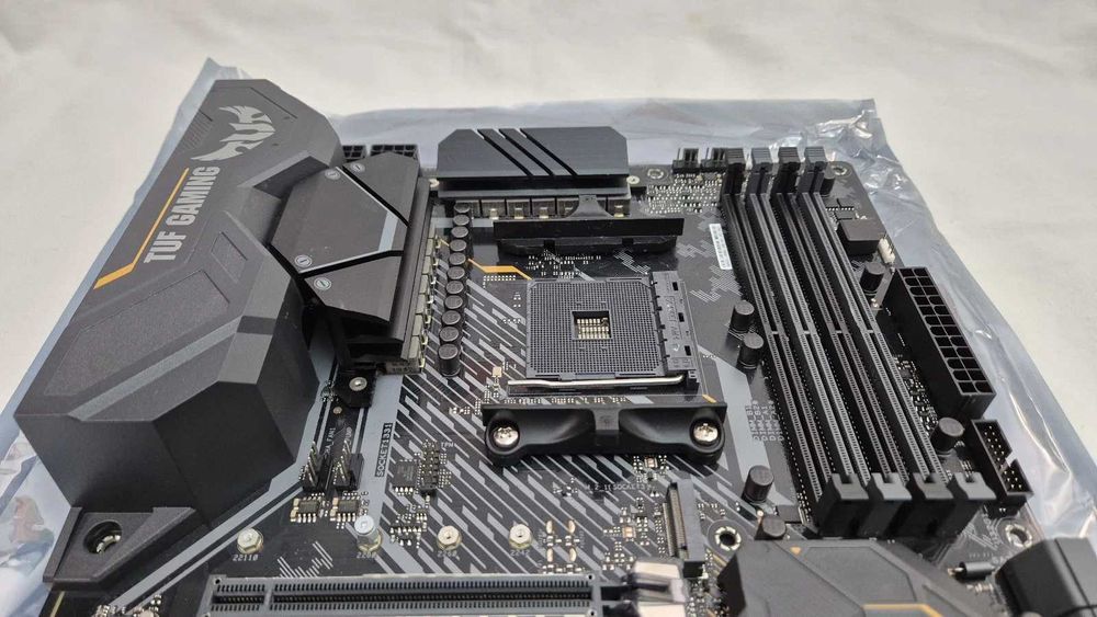 Дънна платка ASUS TUF GAMING X570-PLUS АМ4