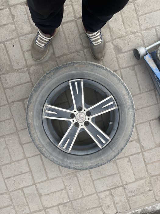 Титанка с шинамами ….