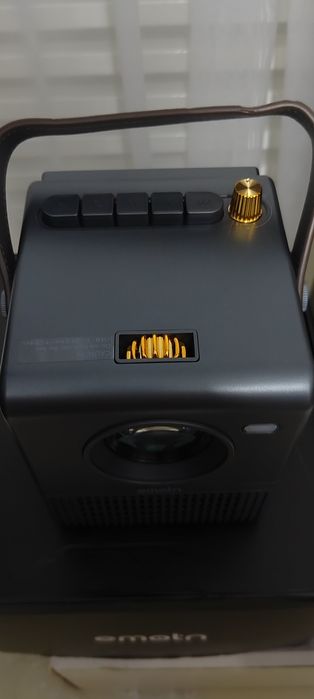 Videoproiector emotn H1