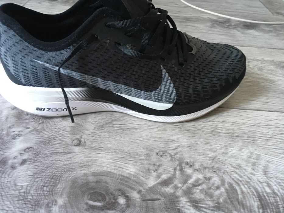 Кроссовки продаю