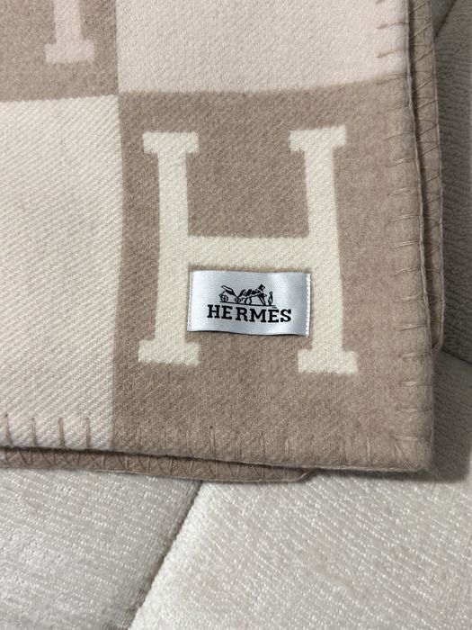 Hermes одеало и възглавница