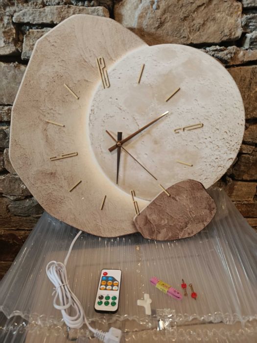 Стилен часовник с дистанционно и лед