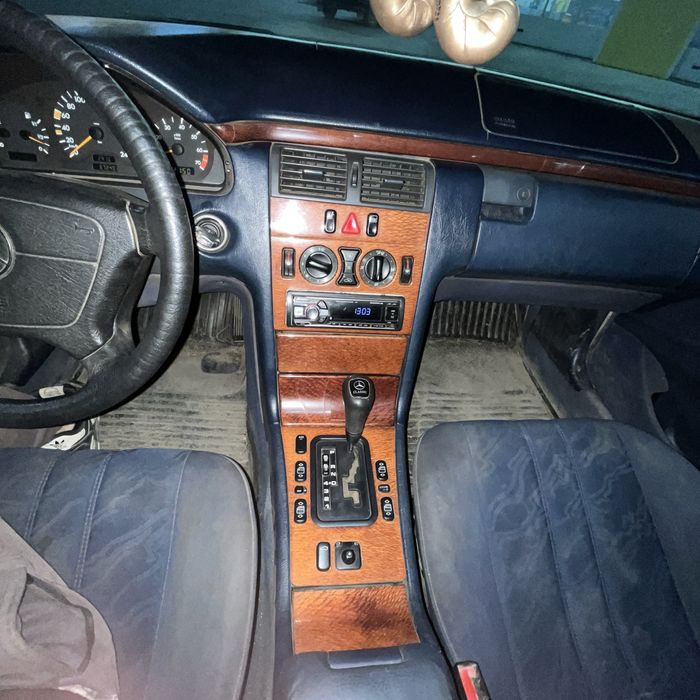 Продам мерседес е210