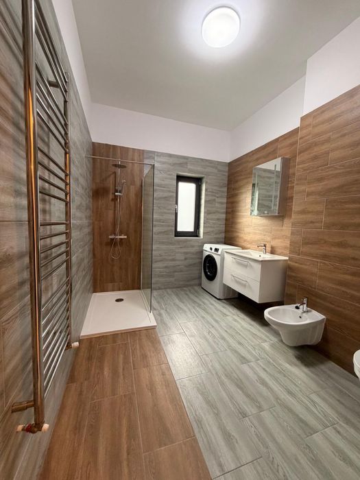 Apartament 80 mp cu doua camere de inchiriat