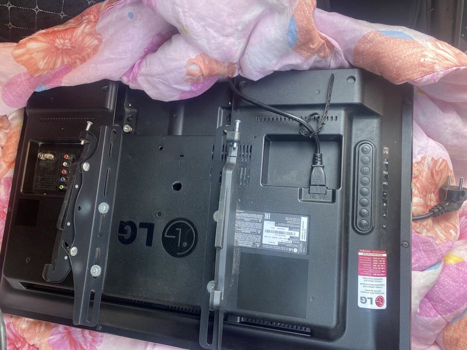 Продам телевизор LG