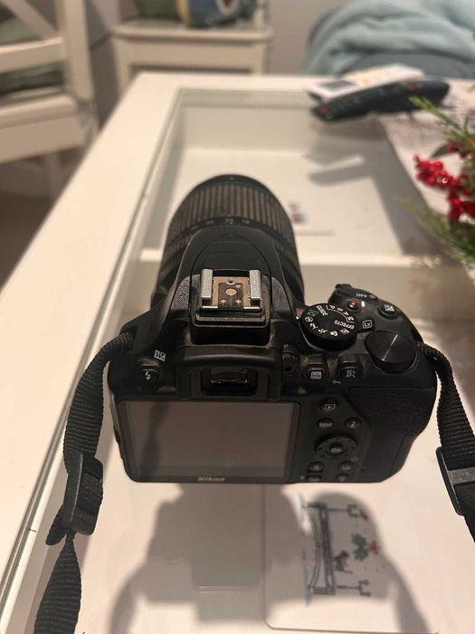 Nikon D3500 + AF-S DX NIKKOR 18-140mm VR (комплект) -като нови