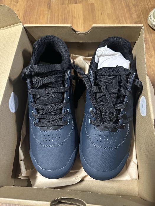 Specialized 2FO DH Flat – Cast Blue