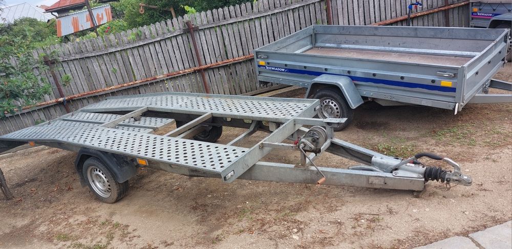 DE INCHIRIAT Platforma 2 AXE 2T 4m / 1 AXA 1,5T 3,5m / Remorca 750 kg