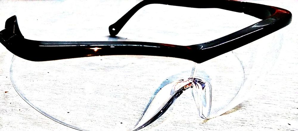 Продаю новые защитные очки