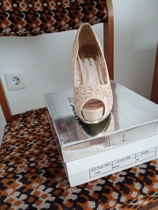 Pantofi de damă eleganți